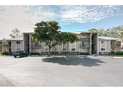 251 W Palm Circle # 104